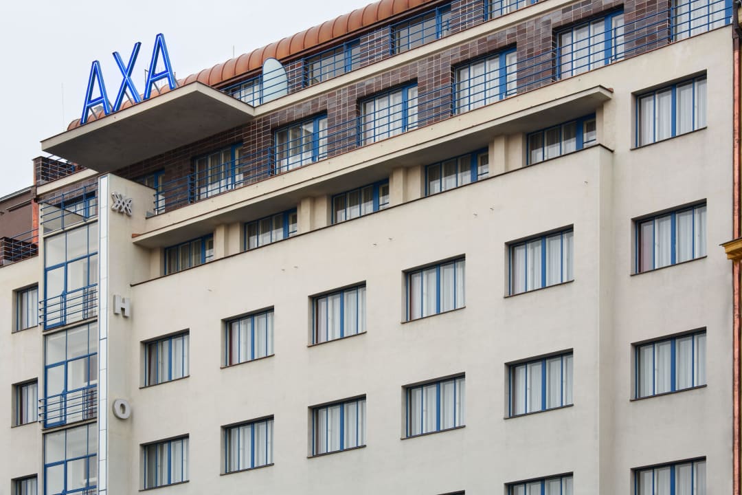 Building Hotel Axa