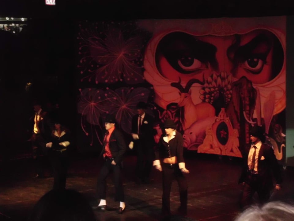 Michael Jackson Show Hotel Victory Resort