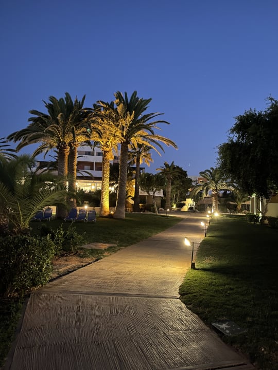 Gartenanlage Anissa Beach & Village