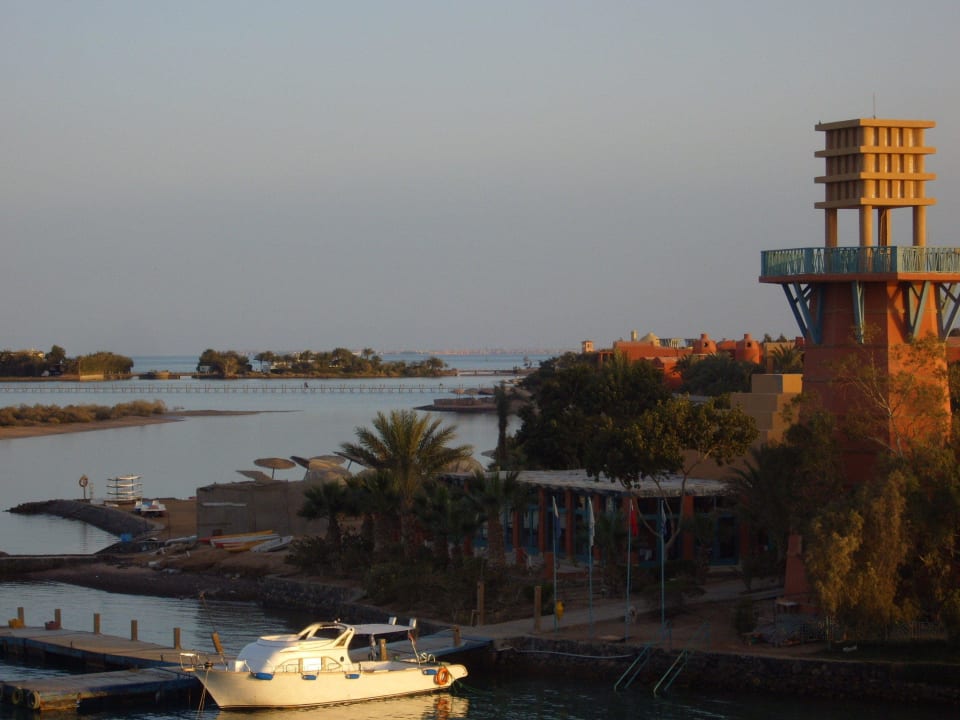 Zum gegenüberliegendem Sheraton-Resort ! Hotel Three Corners Ocean View prestige - Adults only