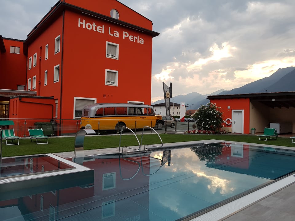 Pool Hotel La Perla