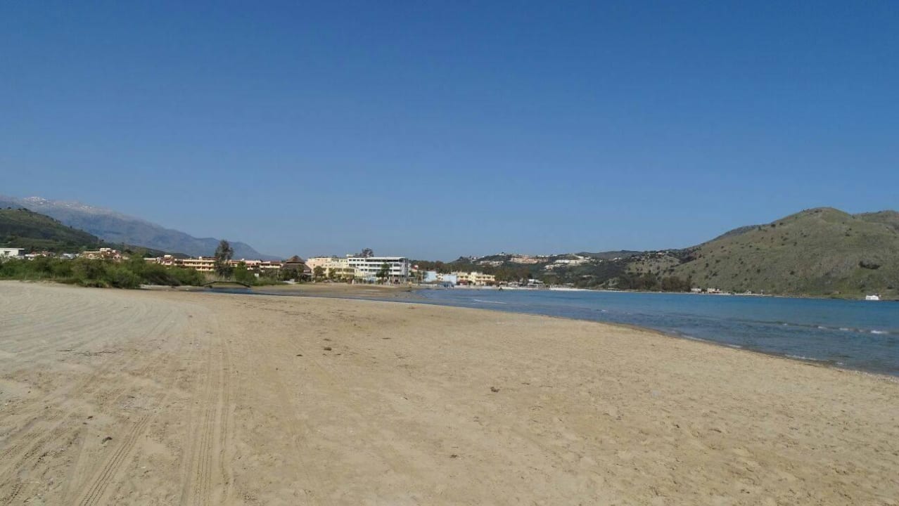 Corissia Park rechts hinten Corissia Beach Hotel