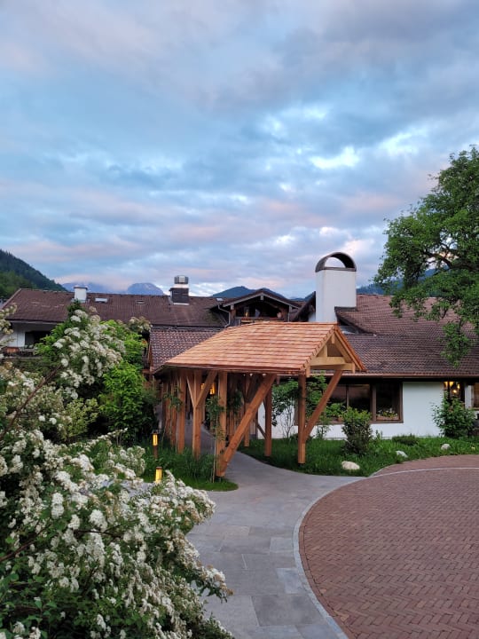 Außenansicht Berghotel Rehlegg