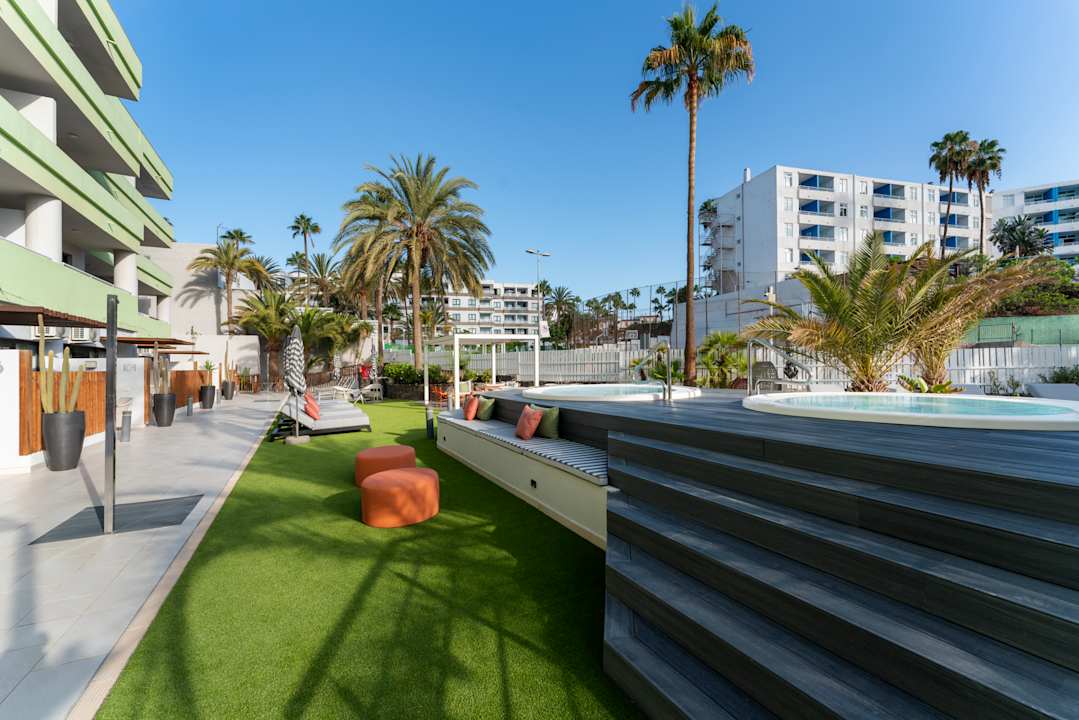 Pool Hotel LIVVO Anamar Suites