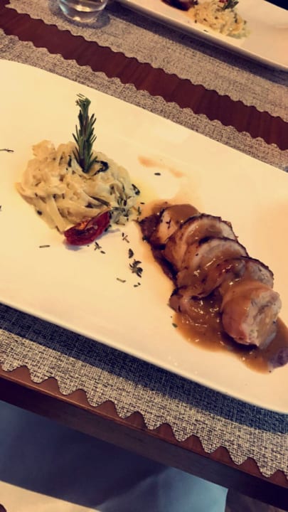 Restaurant Acanthus Cennet Barut Collection