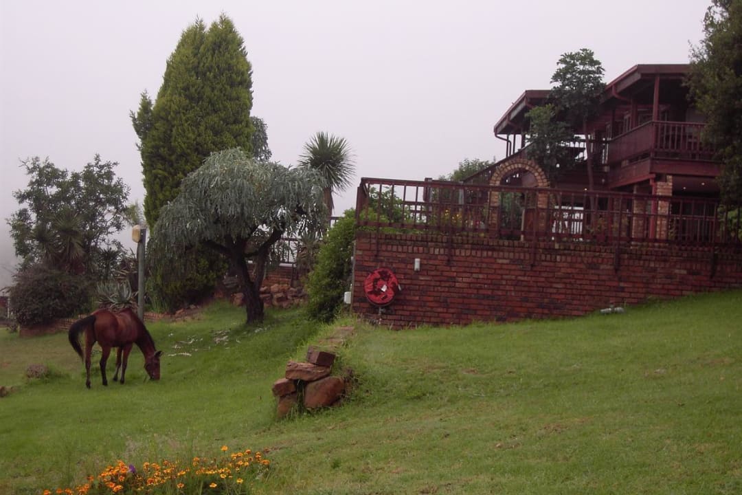Garten Guesthouse Acra-Retreat Mountain View