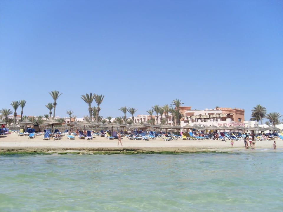 Blick vom Meer auf das Hotel Vincci Safira Palms
