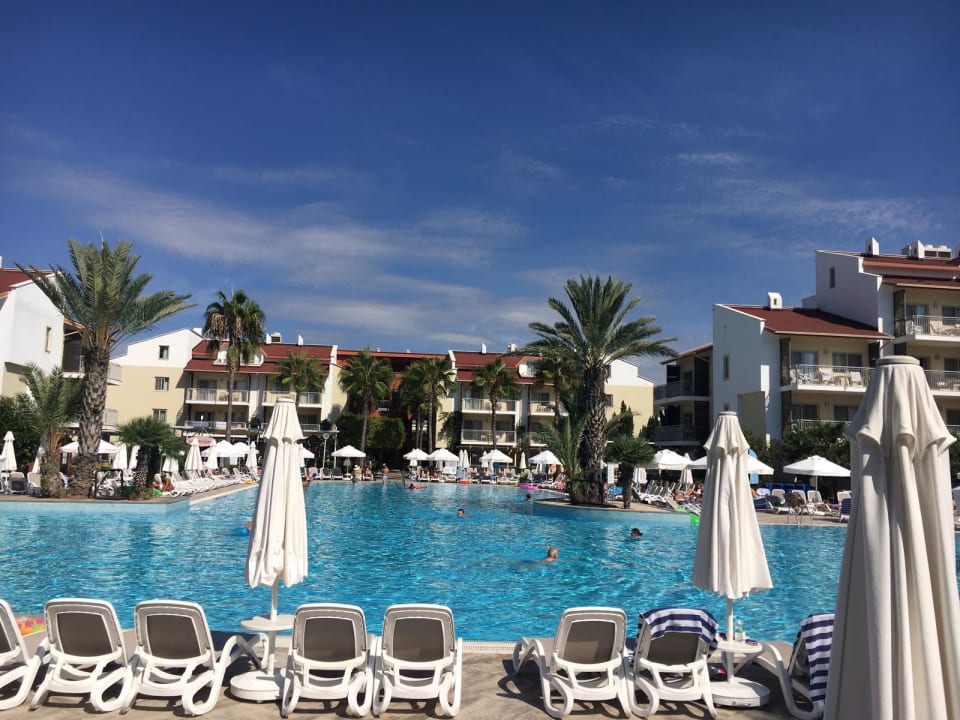 Pool Barut B Suites