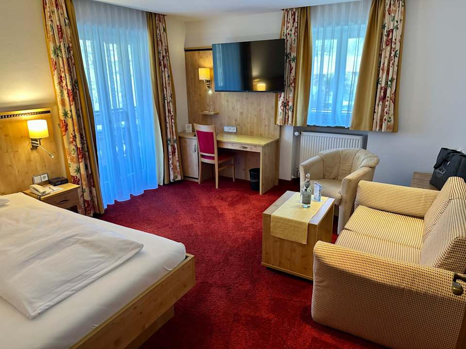 Zimmer Alm- & Wellnesshotel Alpenhof