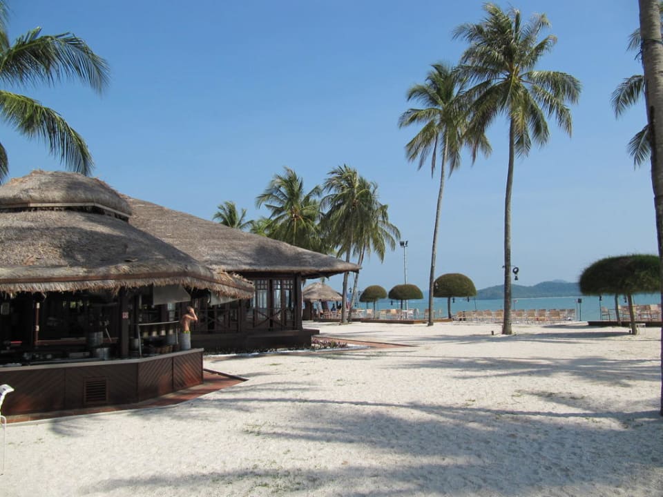 Boat Restaurant am Strand Pelangi Beach Resort & Spa