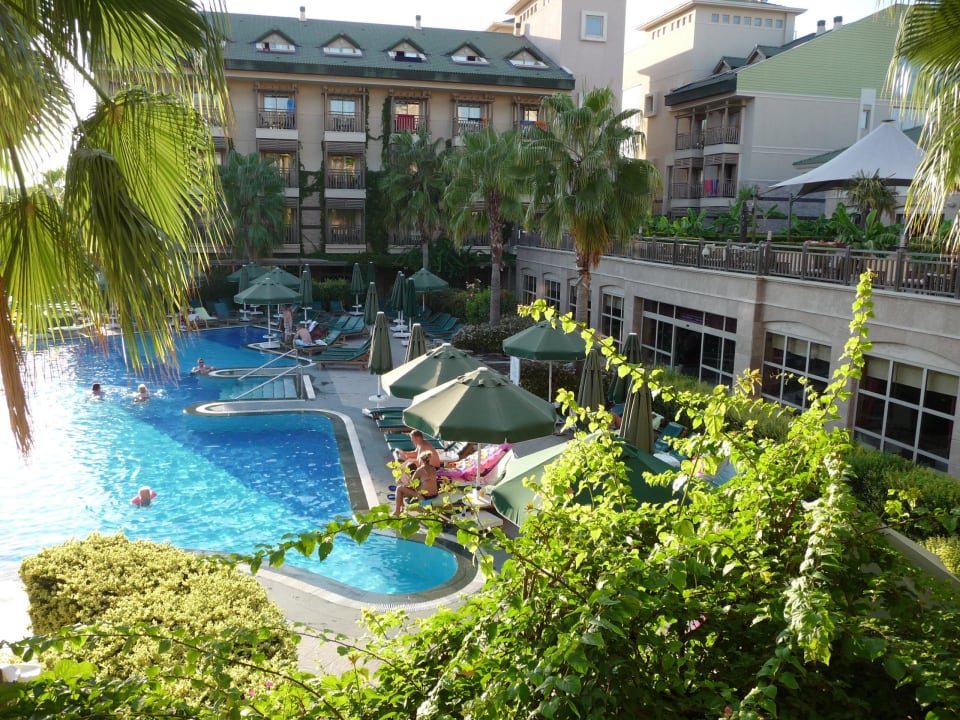 Blick auf den Pool Can Garden Resort