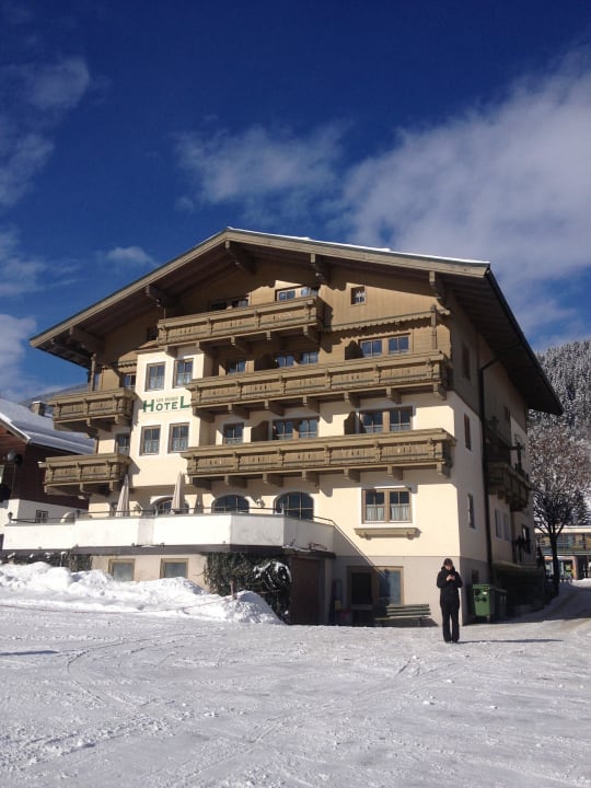 Traum in Schneeweiß  Hotel Brugger