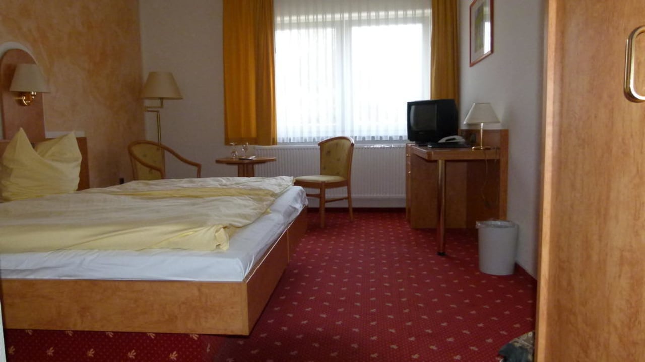 Zimmer mit Minifernseher Avalon Hotelpark Königshof