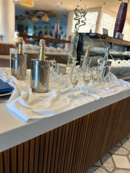 Gastro Jacaranda Luxury Resort