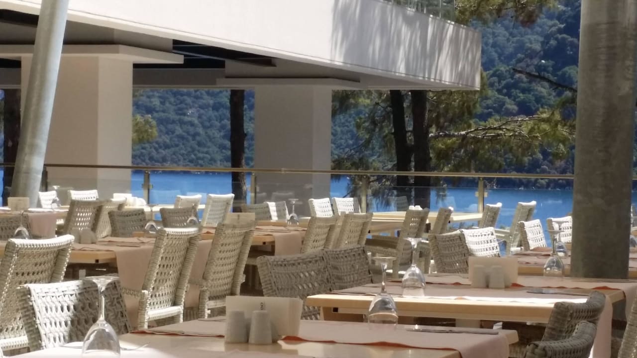 Die Terrasse des Hauptrestaurants Orka Lotus Beach