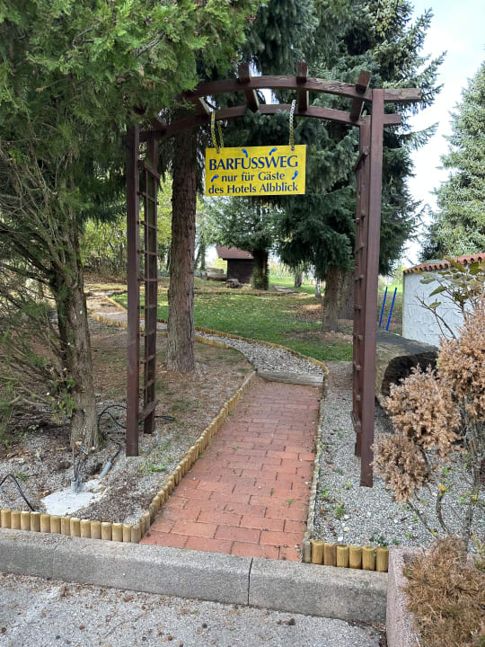 Gartenanlage Vital- und Wellnesshotel Albblick