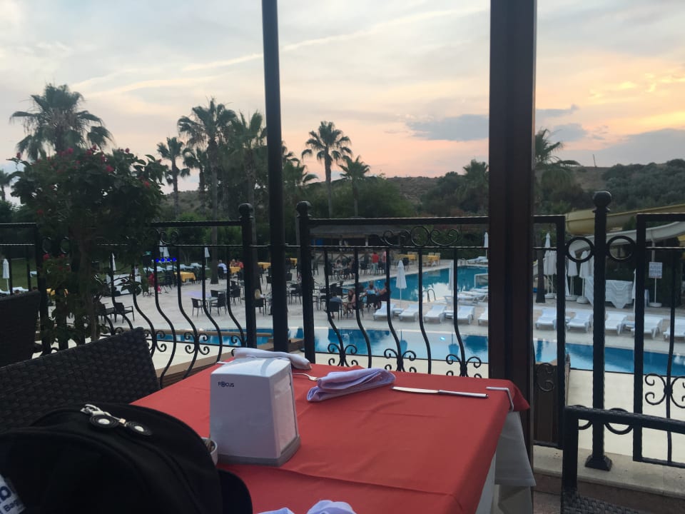 Gastro Royal Atlantis Beach Hotel