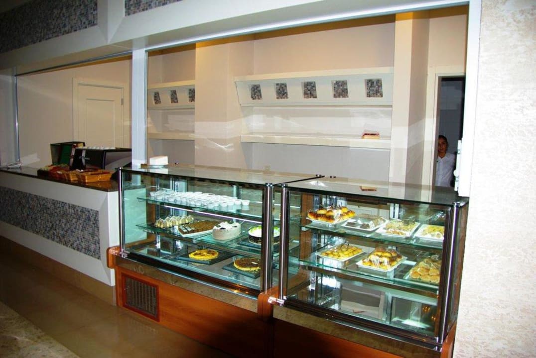 Patisserie Port Side Resort Hotel