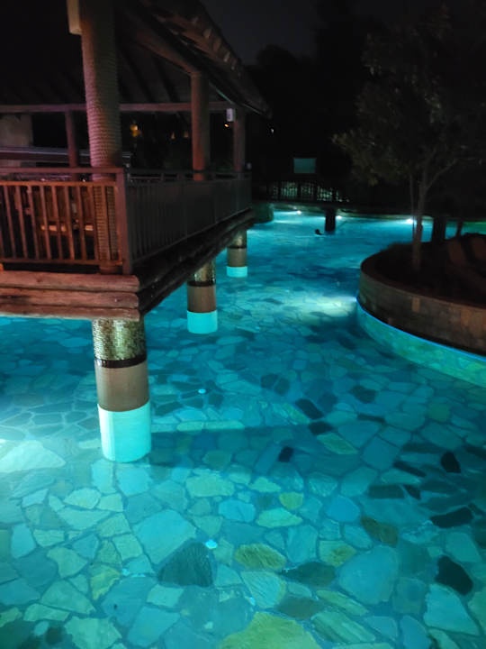 Pool Club Grand Side