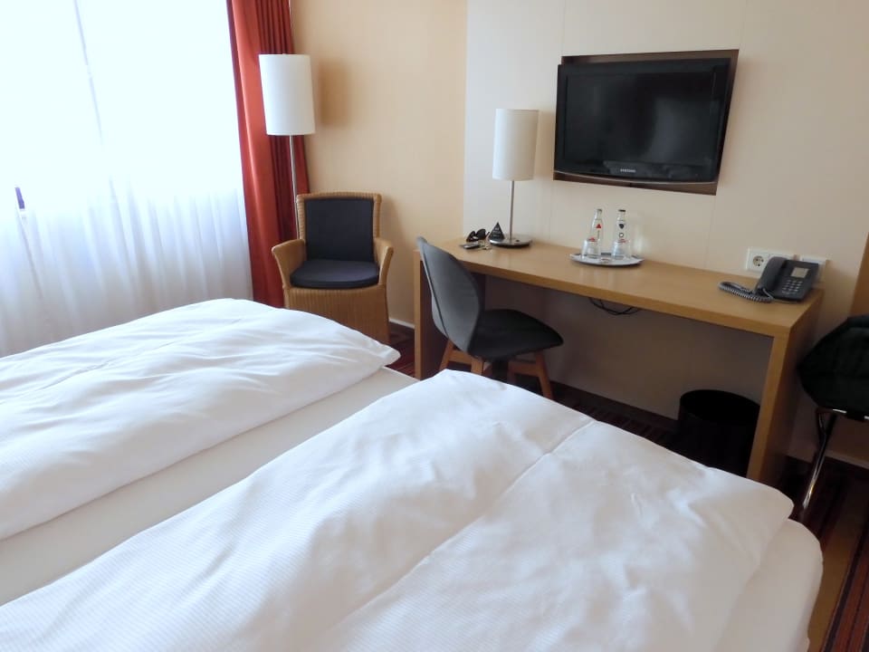 Zimmer H+ Hotel Bochum