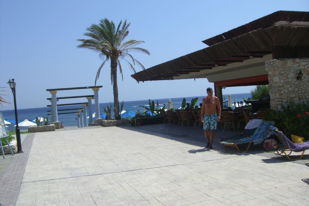 Zugang zum Strand Olympos Beach Hotel