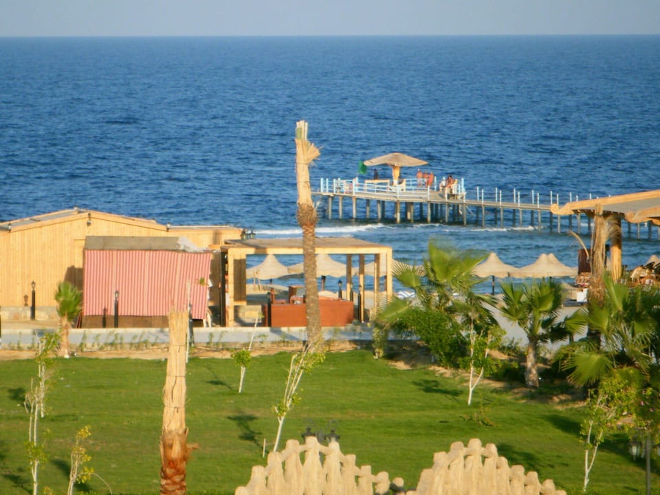 Blick von der Rutsche Three Corners Happy Life Beach Resort