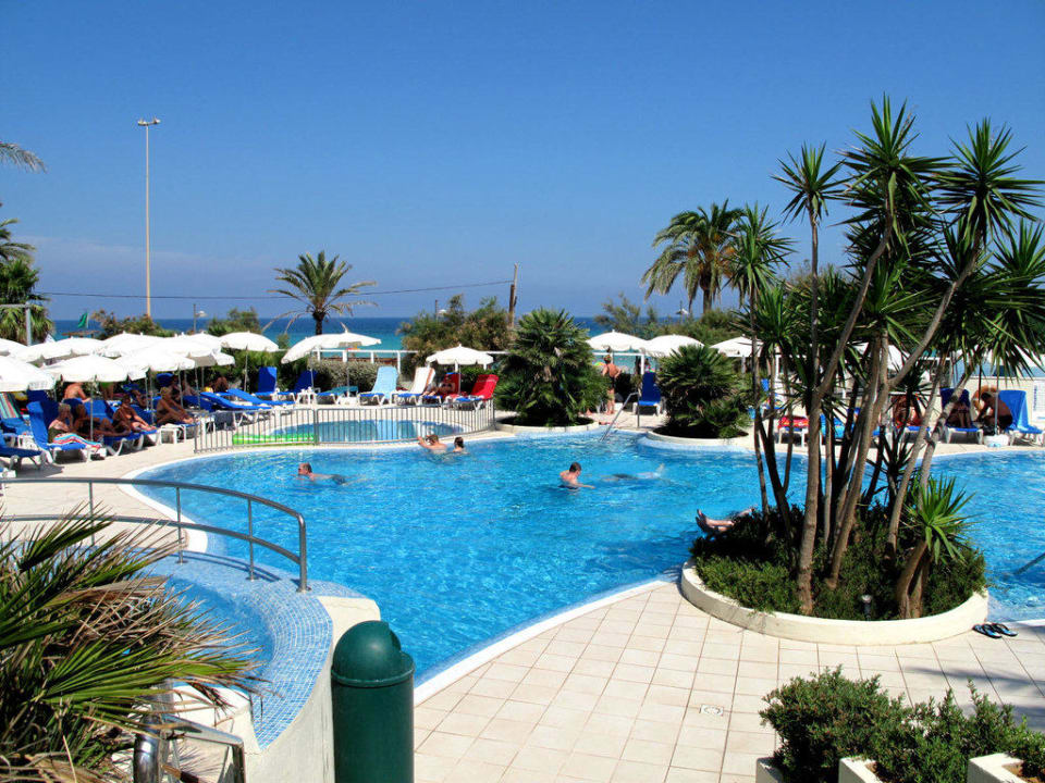 Pool Sabina Hotel & Suites