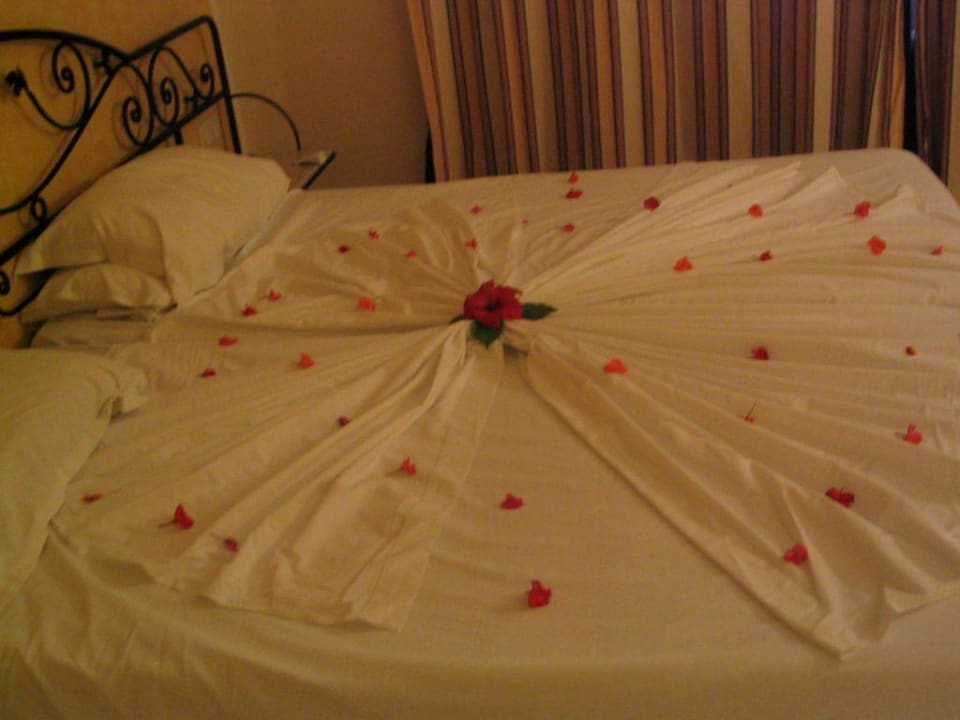 geschmücktes Bett Houda Golf & Beach Club