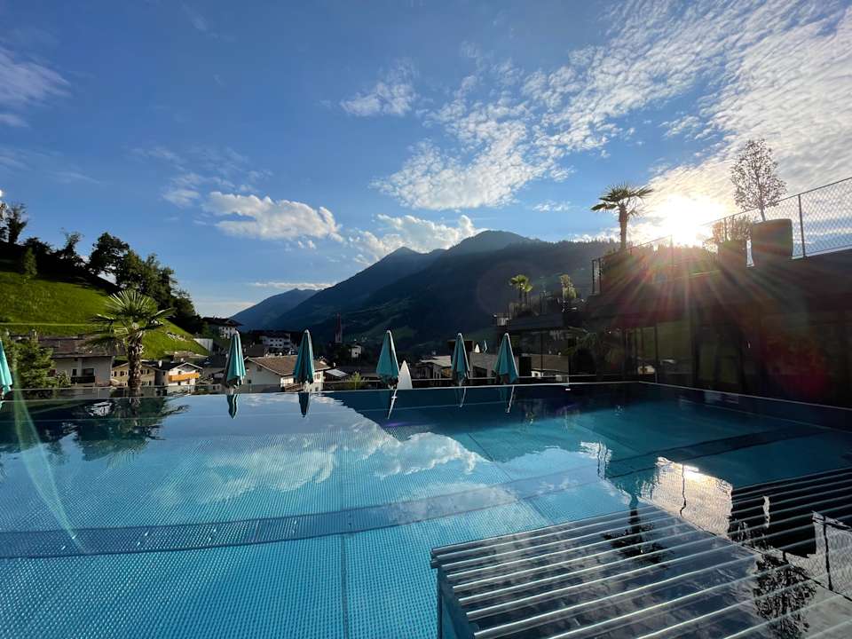 Pool STROBLHOF Active Family SPA Resort