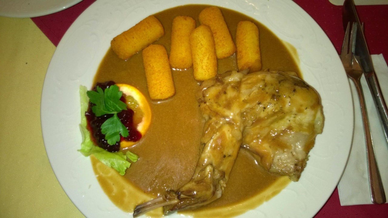Kaninchenbraten, Preiselbeeren, Kroketten,....  Landgasthof Am Sonnenhang