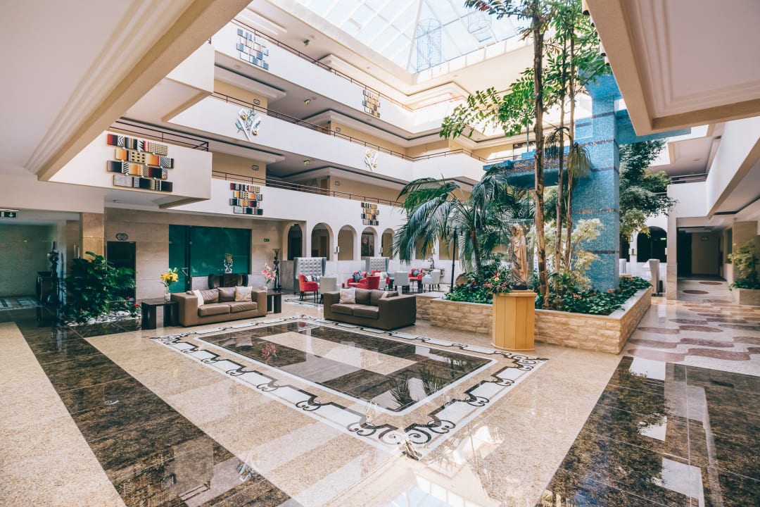 Lobby Grand Muthu Forte da Oura