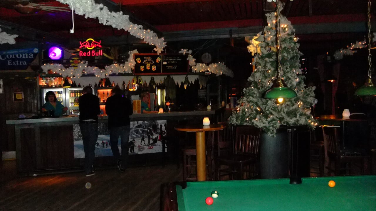 Bollingbahn und Bar mit Billard Center Parcs Het Heijderbos