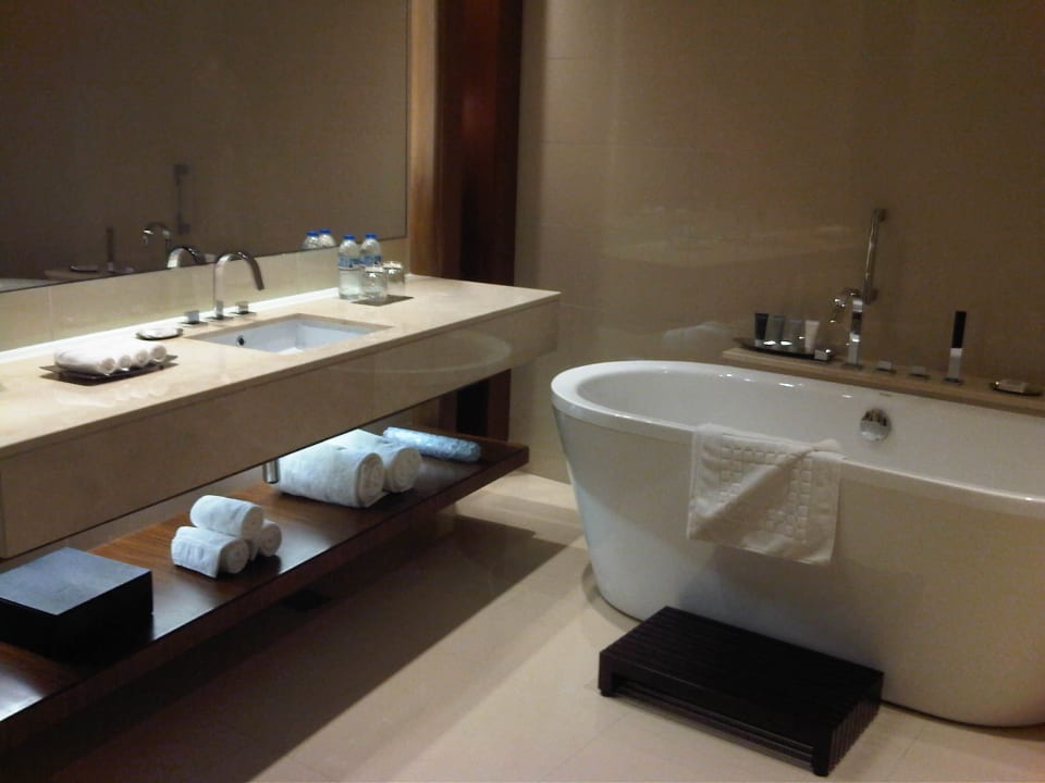 Sehr schönes Bad JW Marriott Marquis Hotel Dubai