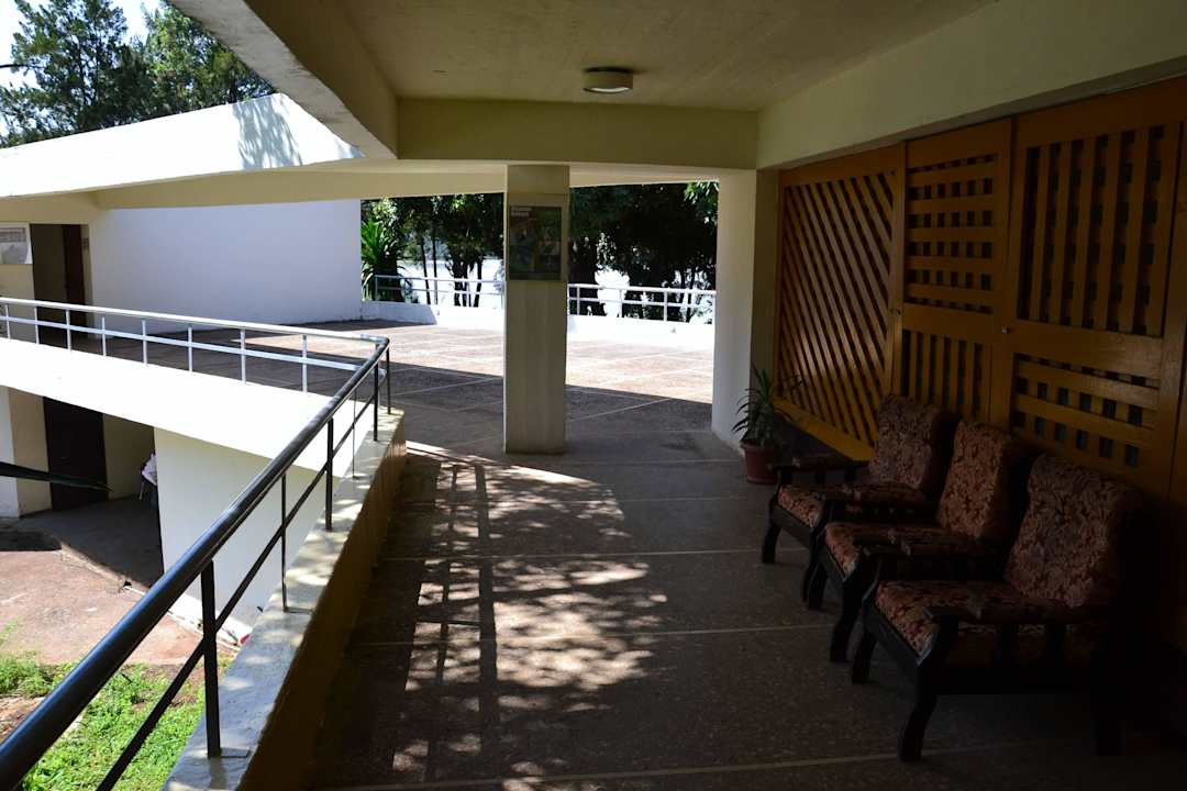 Gang zu den Zimmern Hotel Tana