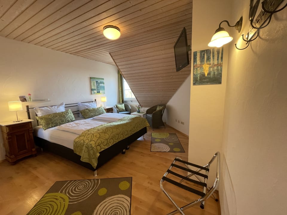 Zimmer Wein-gut-Hotel Landhaus Christmann