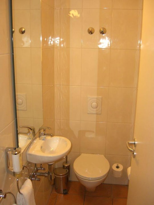 Toilette SportScheck Hotel