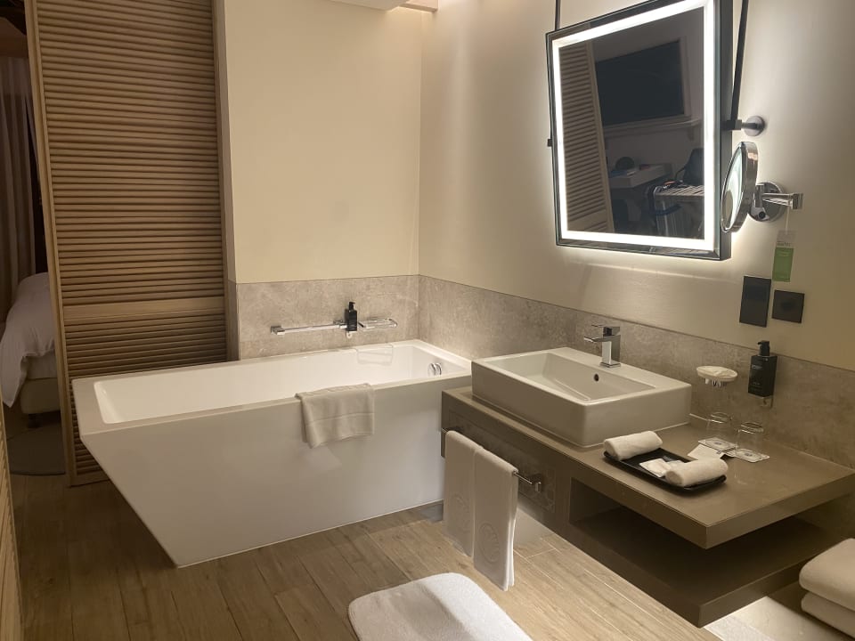 Zimmer Saadiyat Rotana Resort &  Villas