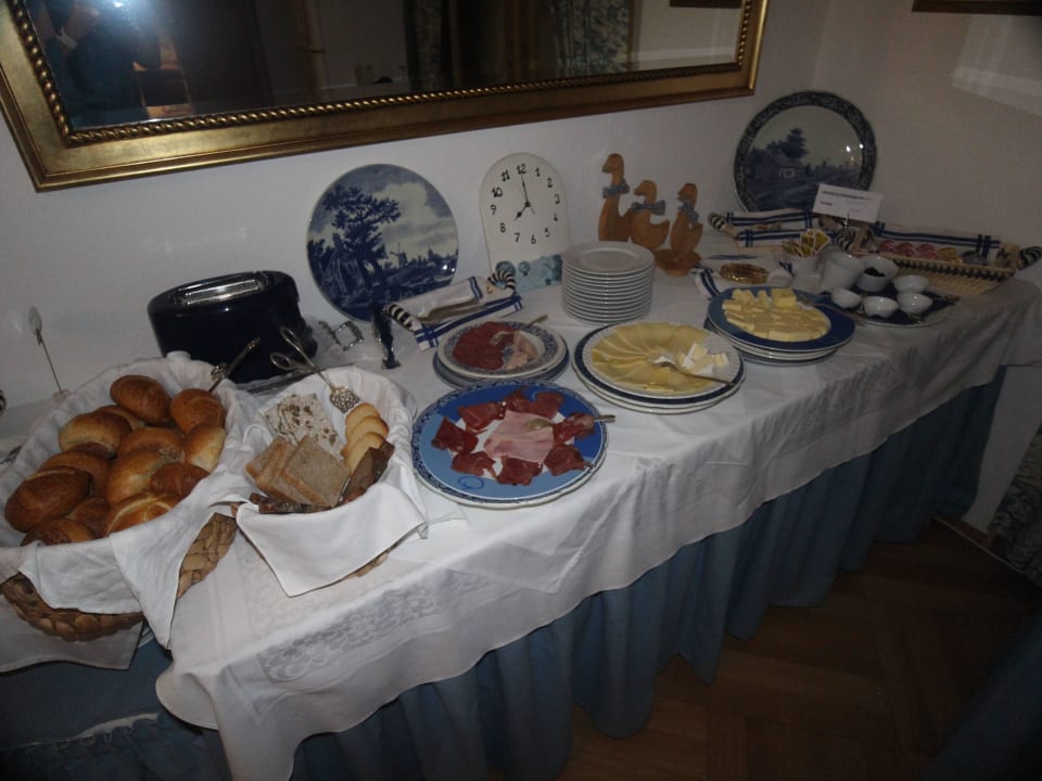 Reichhaltiges Frühstücksbüffet Pension am Schilf