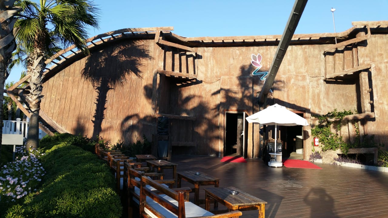 Ort der Abendveranstaltungen Flora Garden Beach Hotel ( 16+ Adults Only )