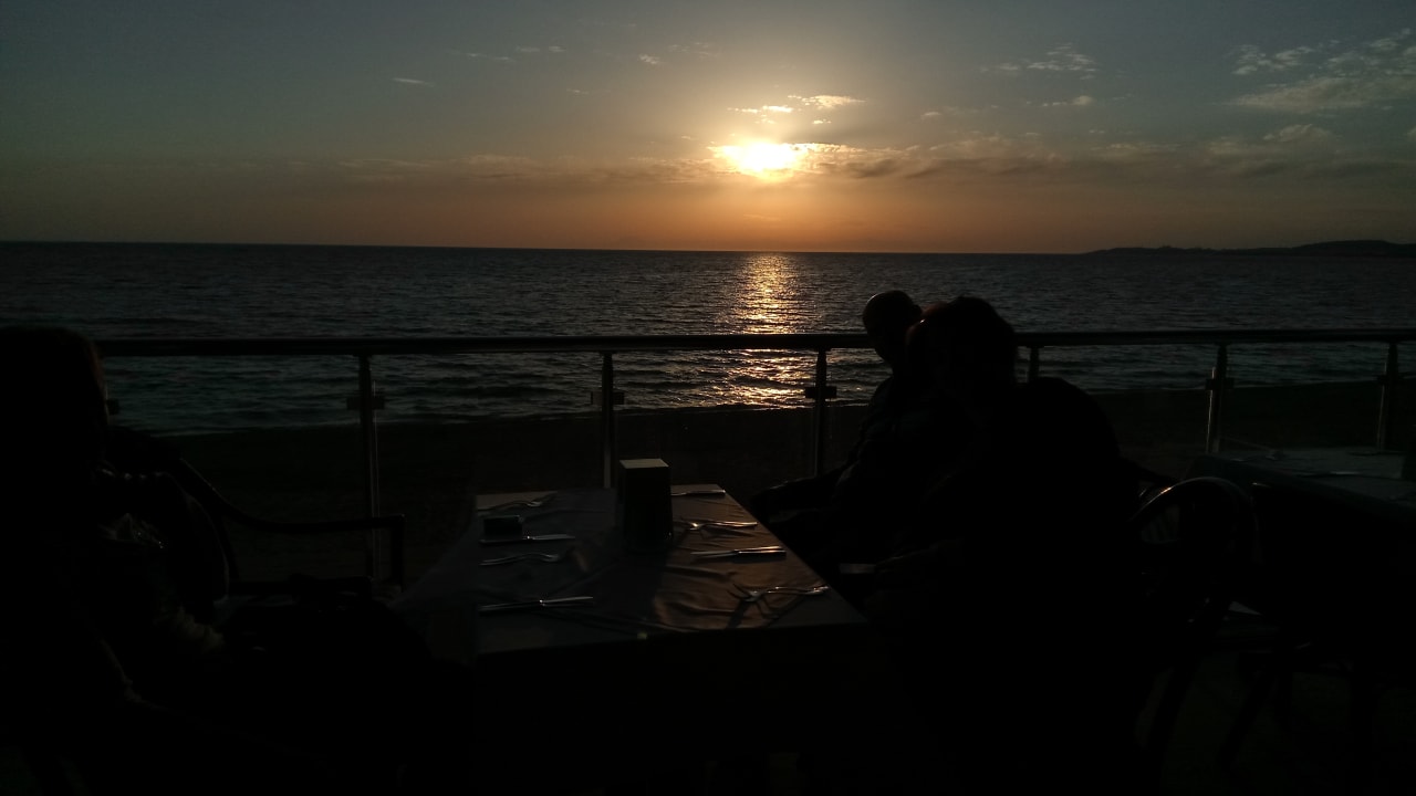 Restaurant Aska Hotel Just in Beach