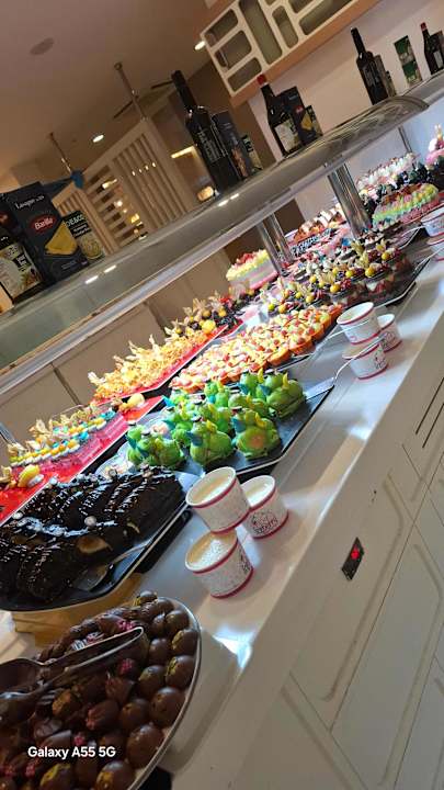 Gastro Terrace Elite Resort