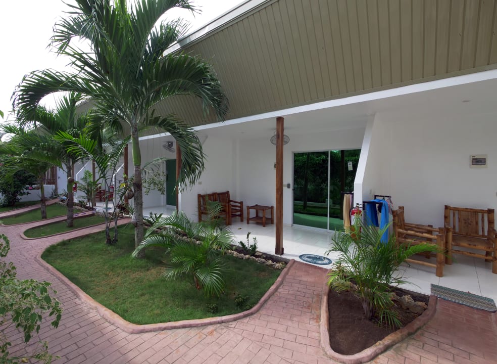 Gartenanlage Alona Gecko Inn