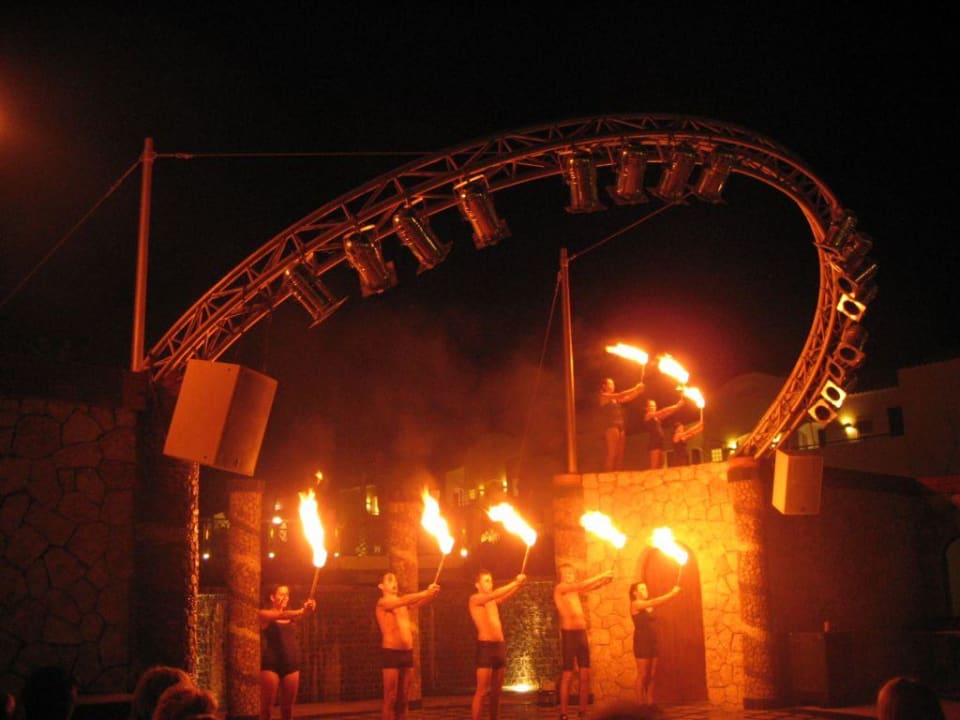 Fackelshow Reef Oasis Blue Bay Resort