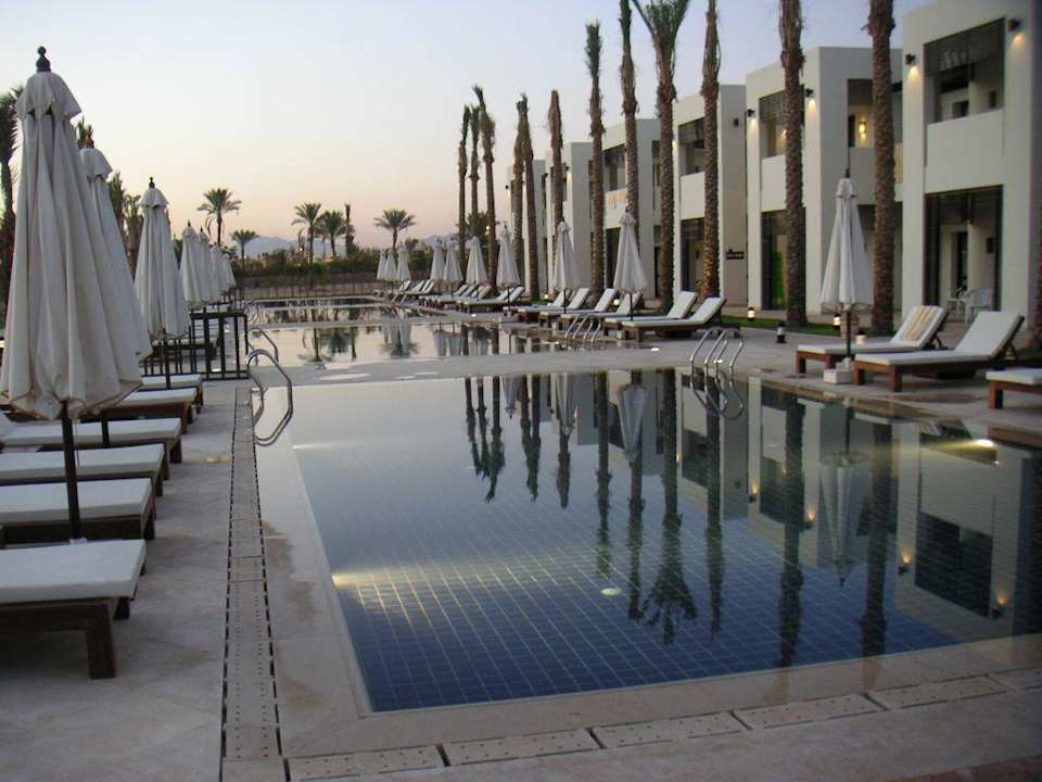 Poolanlage des Neubaus Hotel Reef Oasis Palms
