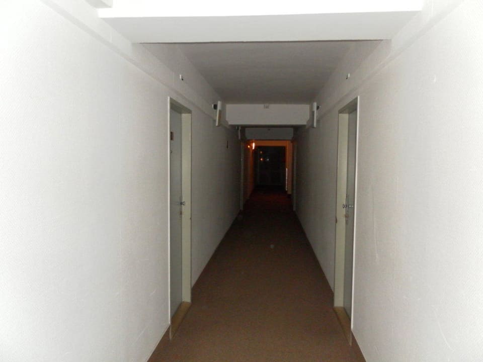 Flur vor den Zimmern Hotel Fortuna City