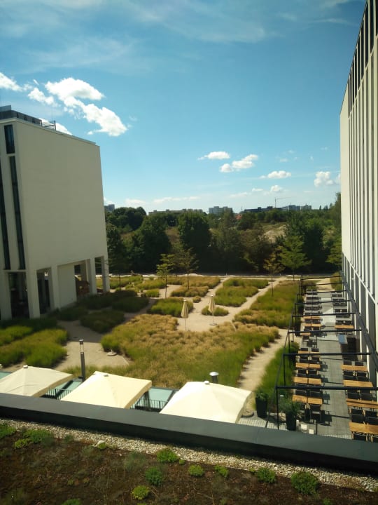 Gartenanlage Leonardo Royal Hotel Munich