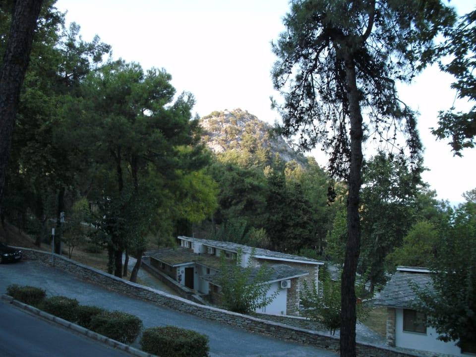Terrasse, Blick auf Berg Hotel Makryammos Bungalows