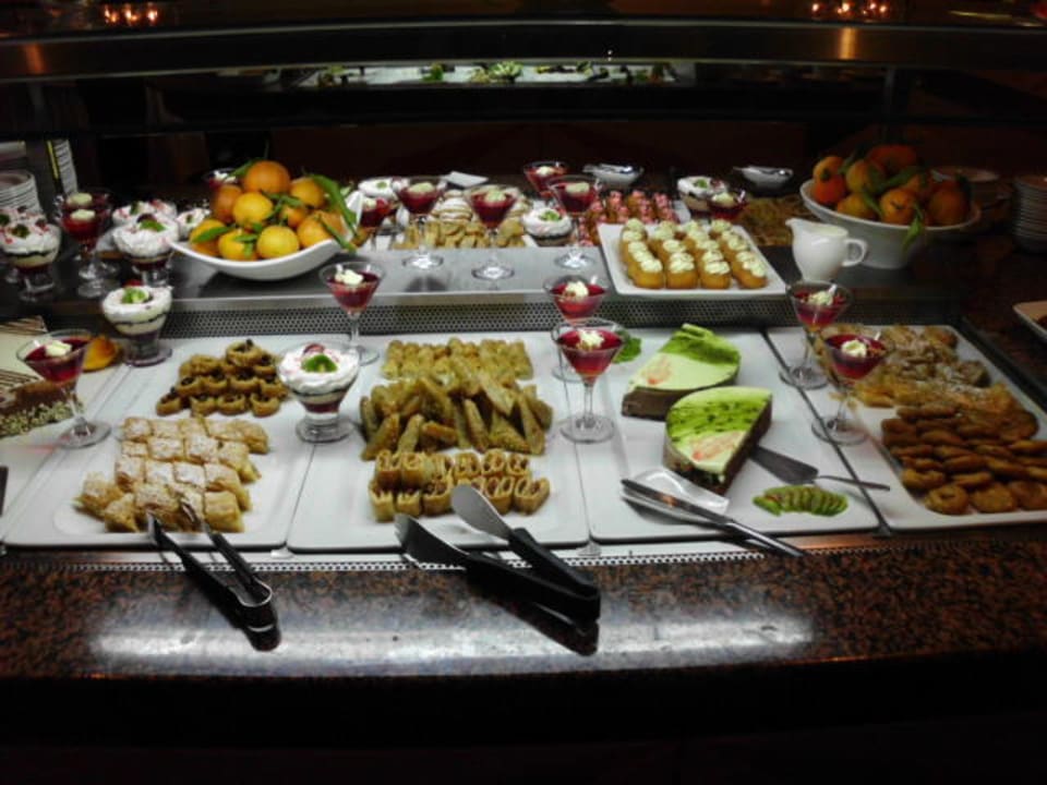 Süssspeisen Constantinou Bros Athena Royal Beach Hotel