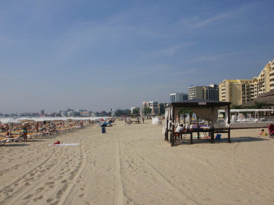 Strand vor dem Hotel DIT Majestic Beach Resort