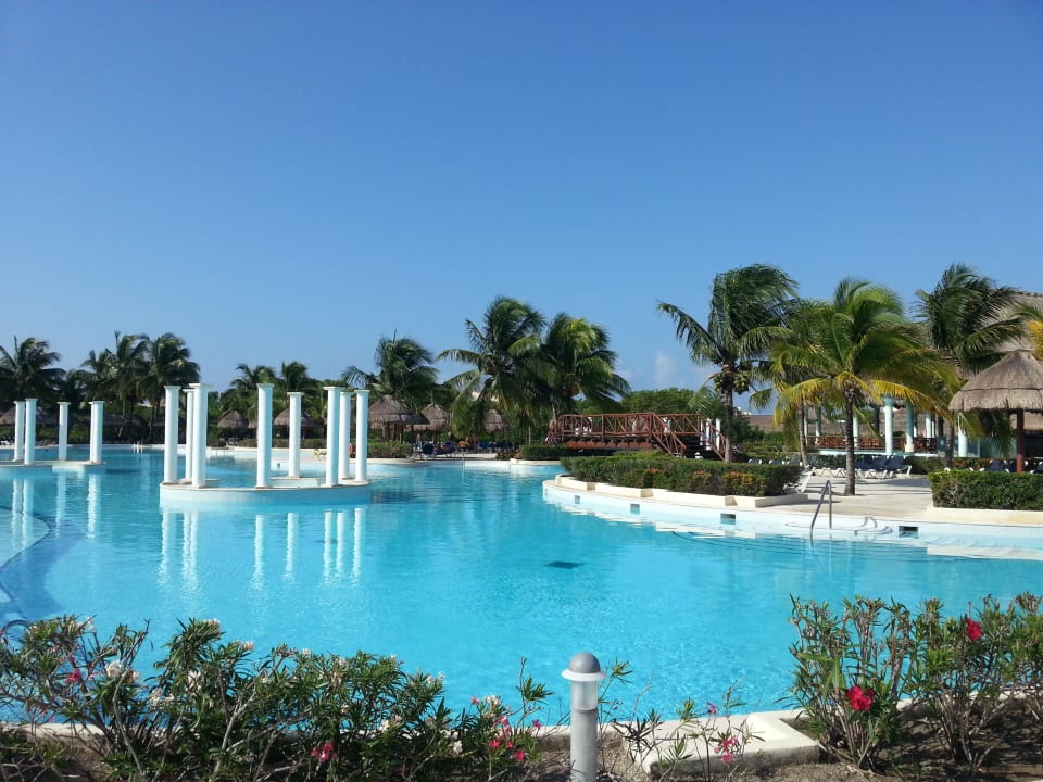 White Sands Pool Grand Palladium Kantenah Resort & Spa
